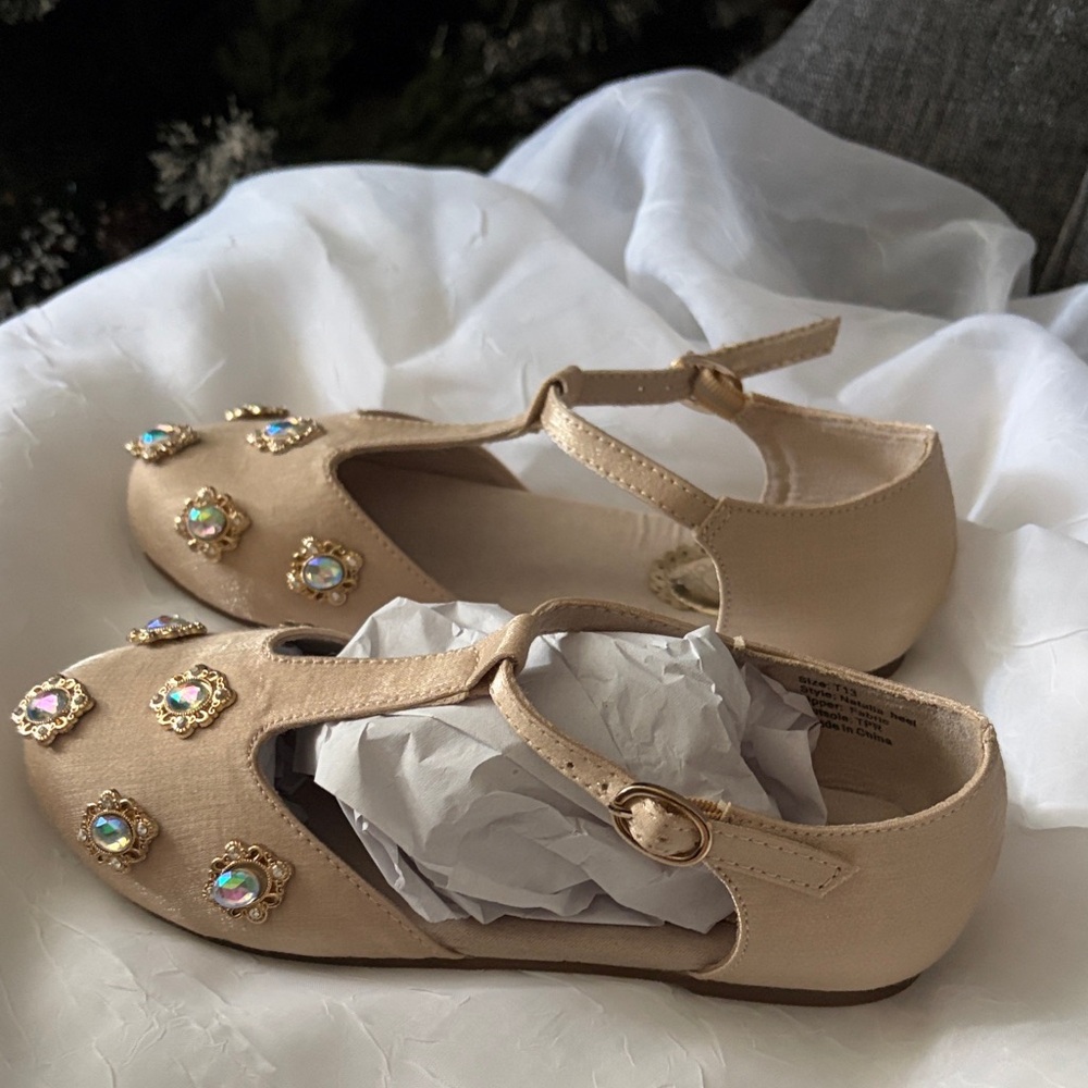 Joyfolie Kids Beige Embellished T-Strap Shoes